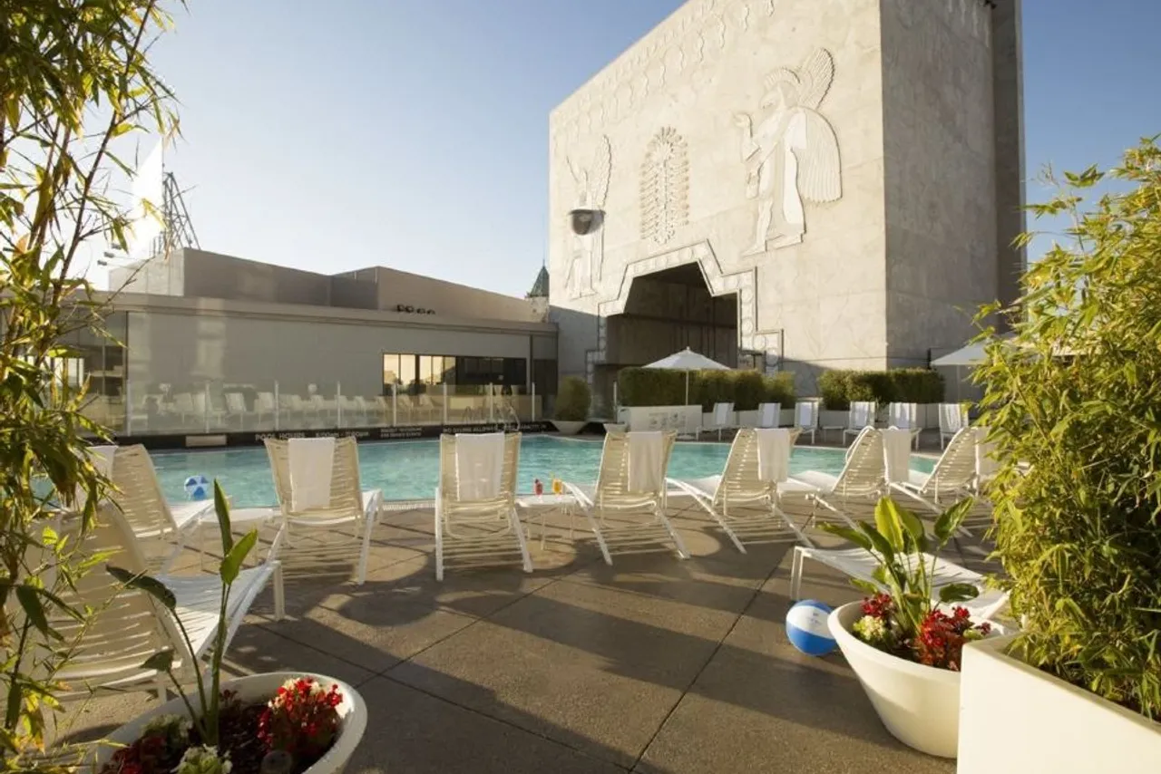 Loews Hollywood Hotel — ภาพห้องพักและบรรยากาศ
