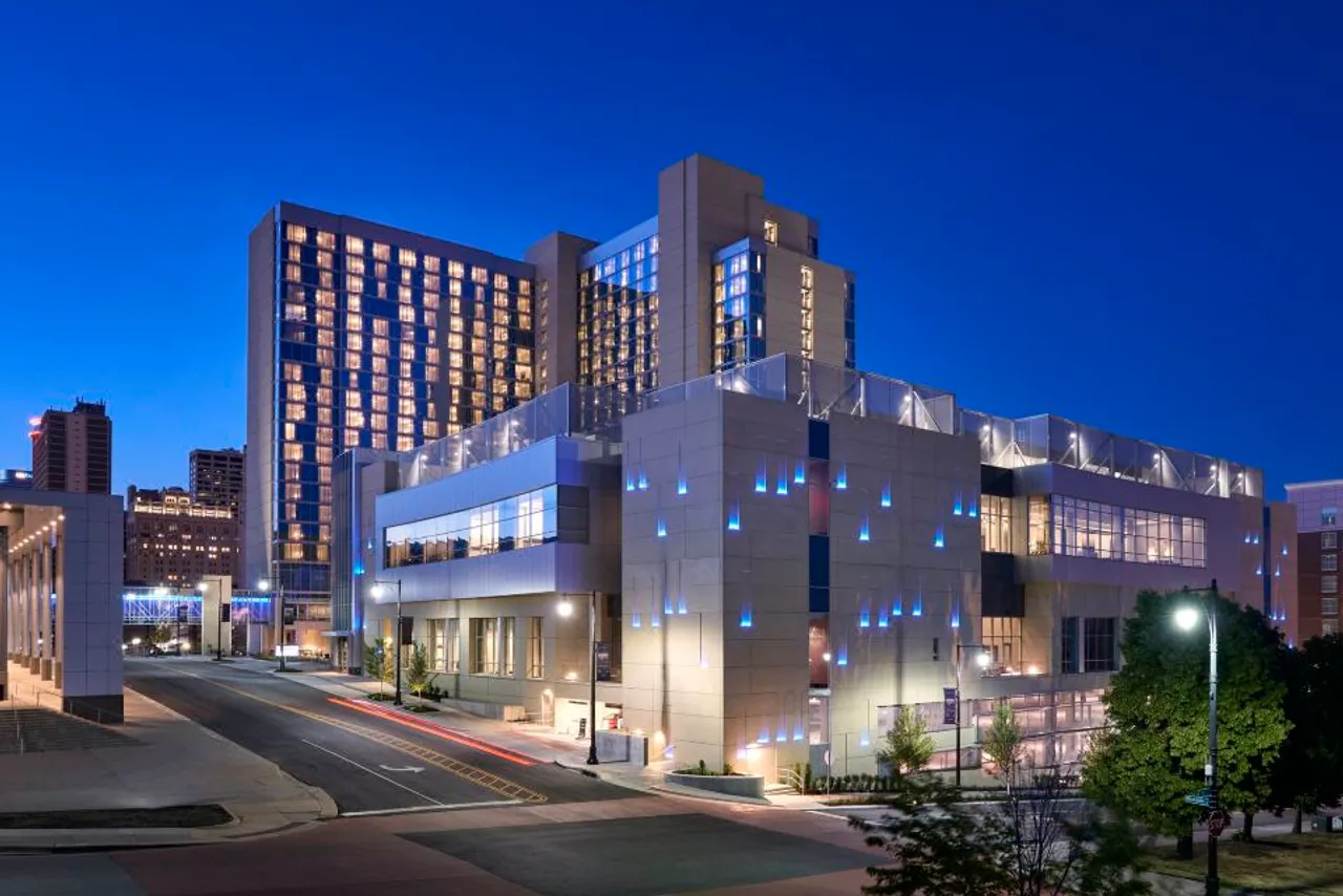 Loews Kansas City Hotel — ภาพห้องพักและบรรยากาศ