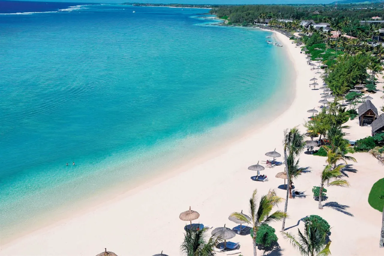 Long Beach Mauritius — rooms and atmosphere