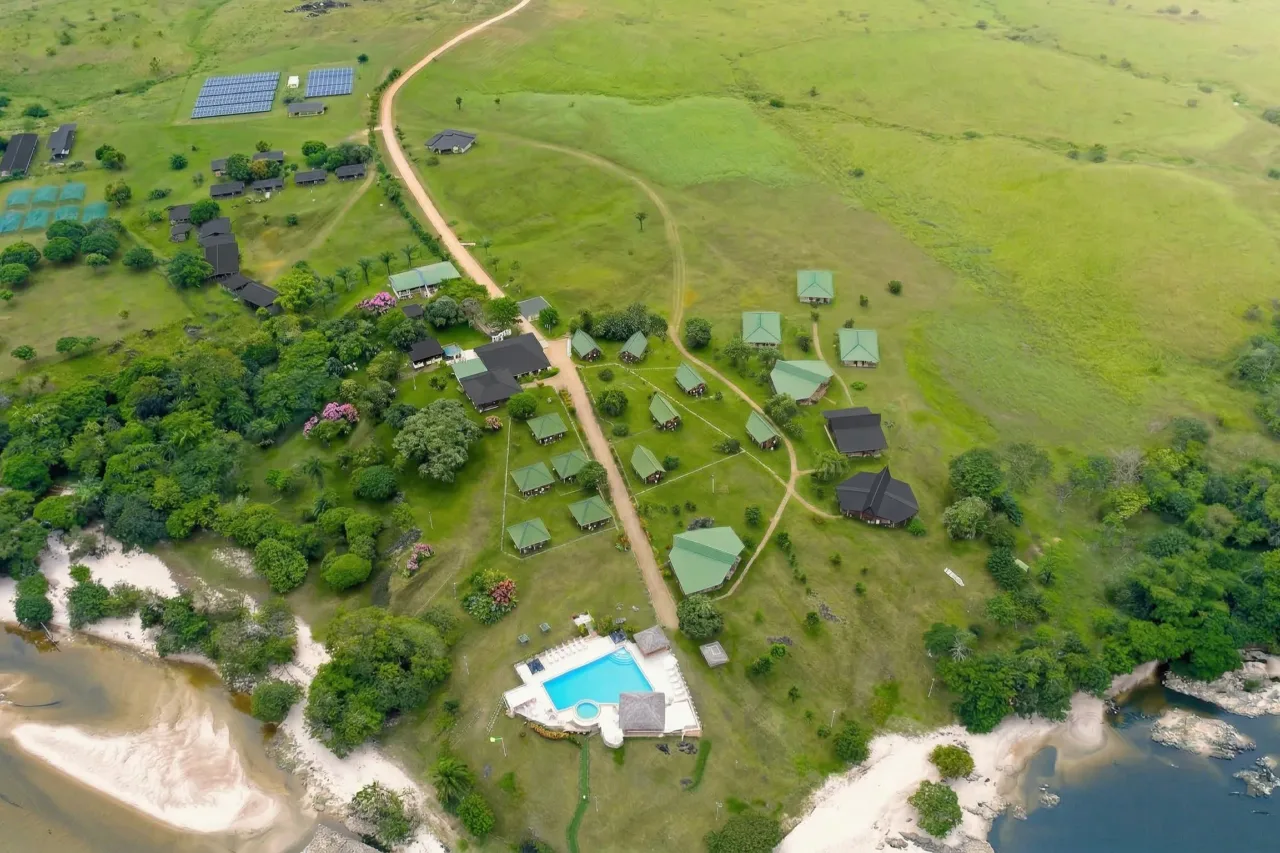 Lopé Hôtel — ภาพห้องพักและบรรยากาศ