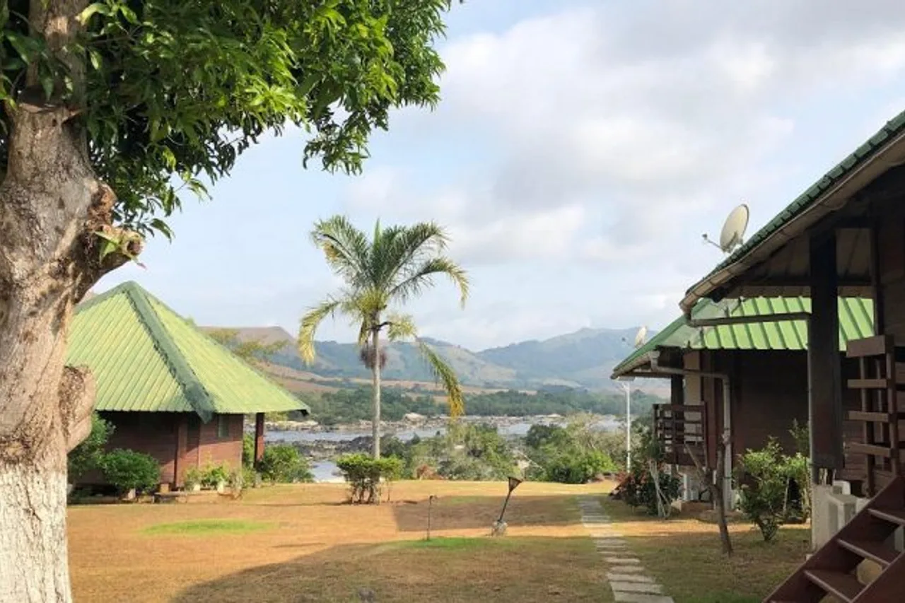 Lopé Hôtel — ภาพห้องพักและบรรยากาศ