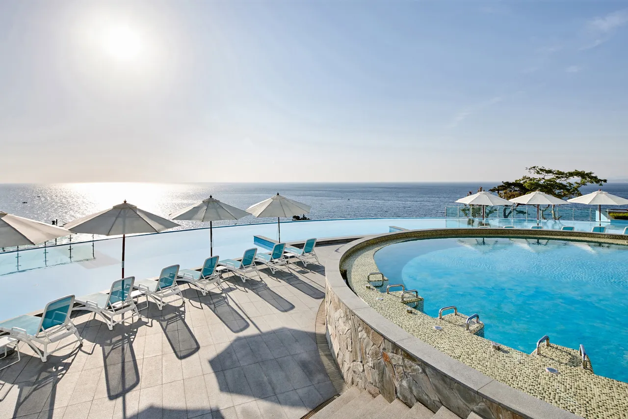 Lotte Resort Sokcho — rooms and atmosphere