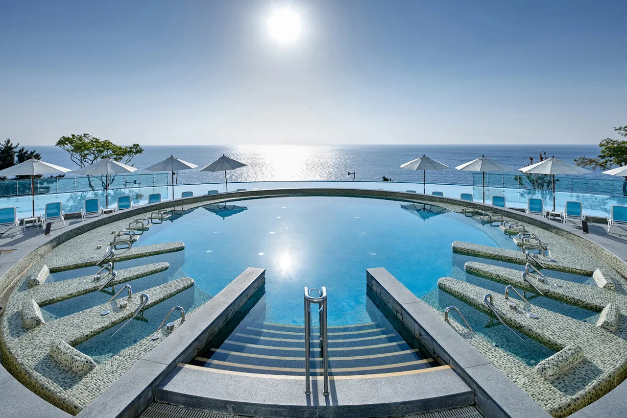 Lotte Resort Sokcho — rooms and atmosphere