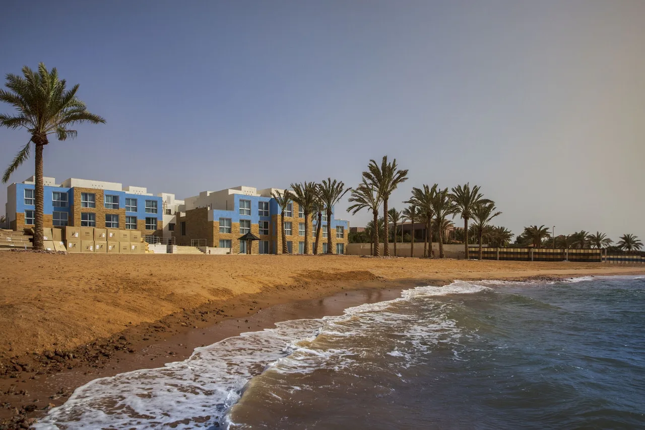 Luxotel Aqaba Beach Resort & Spa — ภาพห้องพักและบรรยากาศ
