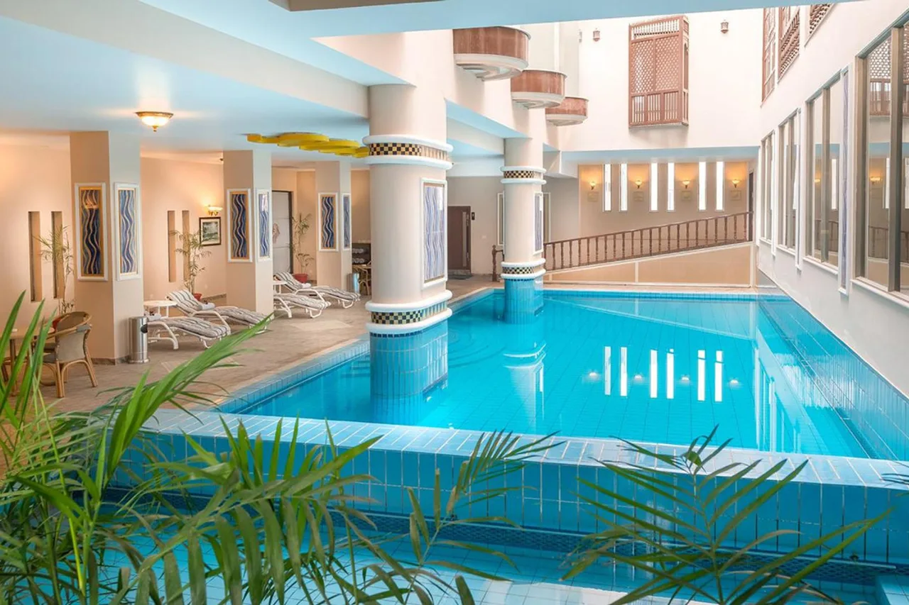 Luxus Grand Hotel — ภาพห้องพักและบรรยากาศ