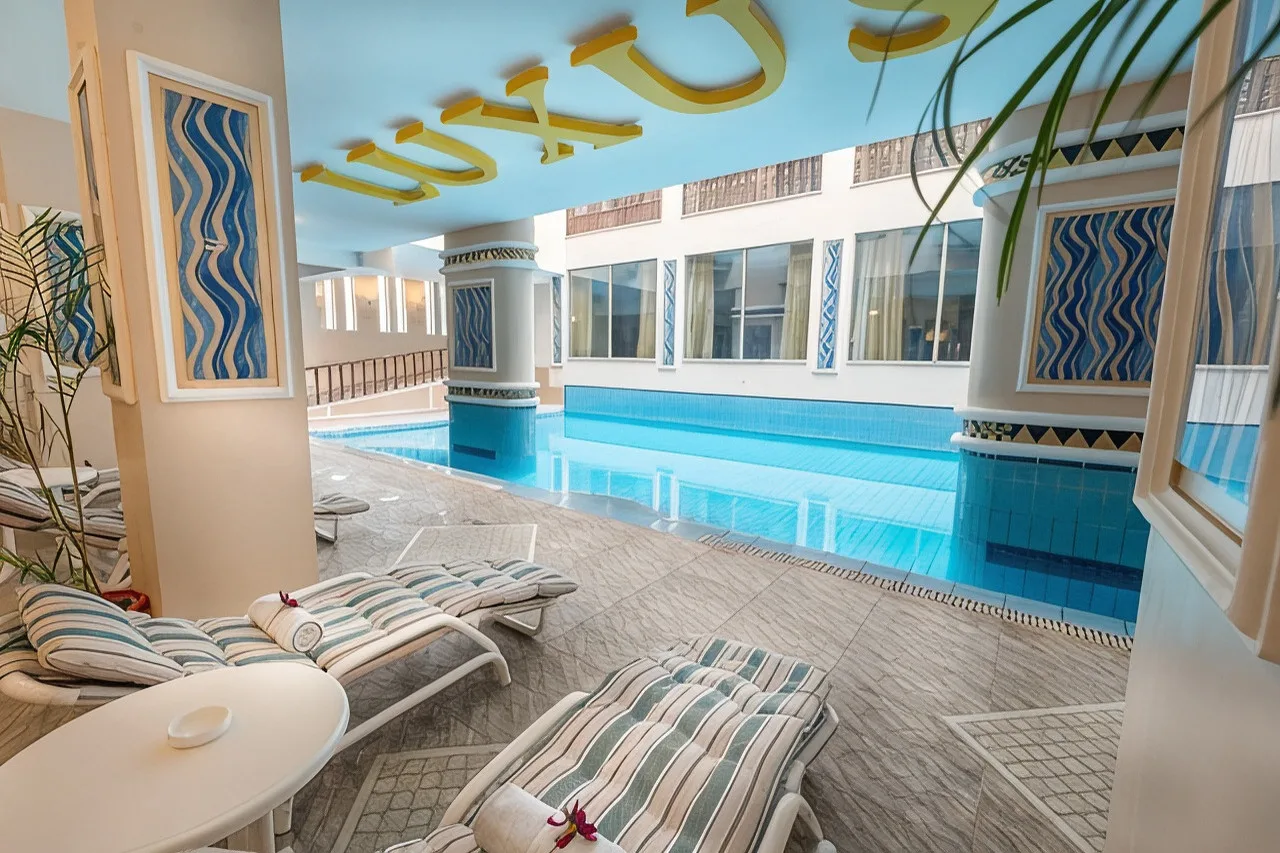 Luxus Grand Hotel — ภาพห้องพักและบรรยากาศ