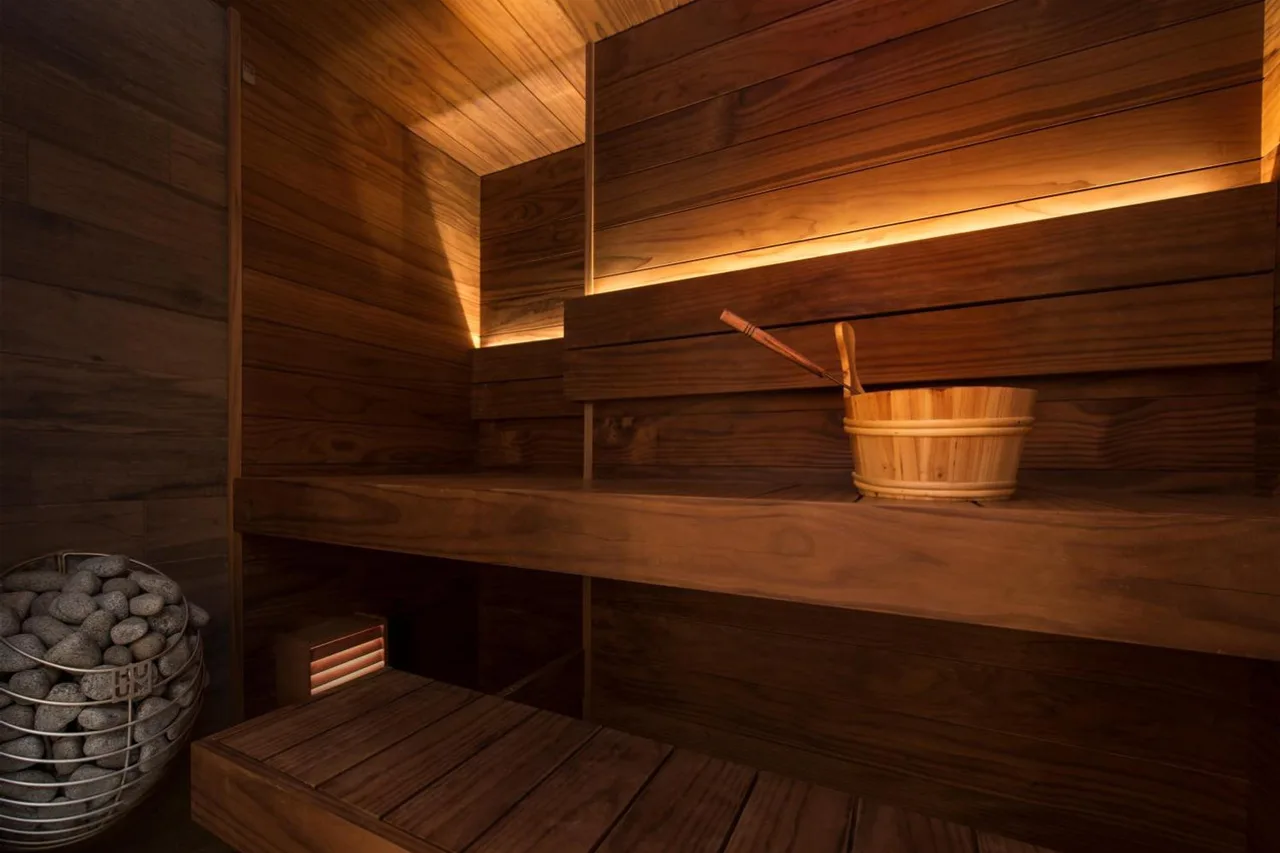 Lydia Hotel — ภาพห้องพักและบรรยากาศ
