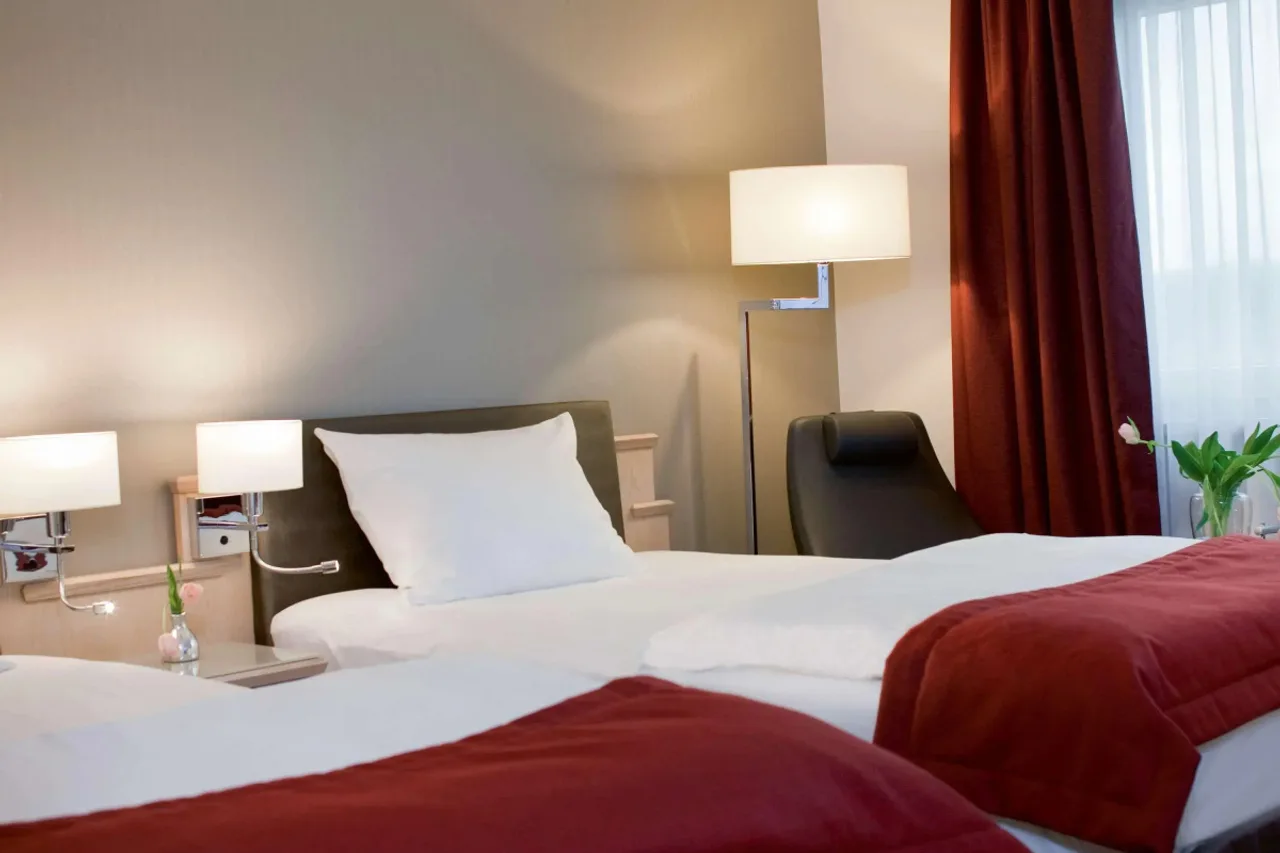 Mövenpick Hotel 's-Hertogenbosch — ภาพห้องพักและบรรยากาศ