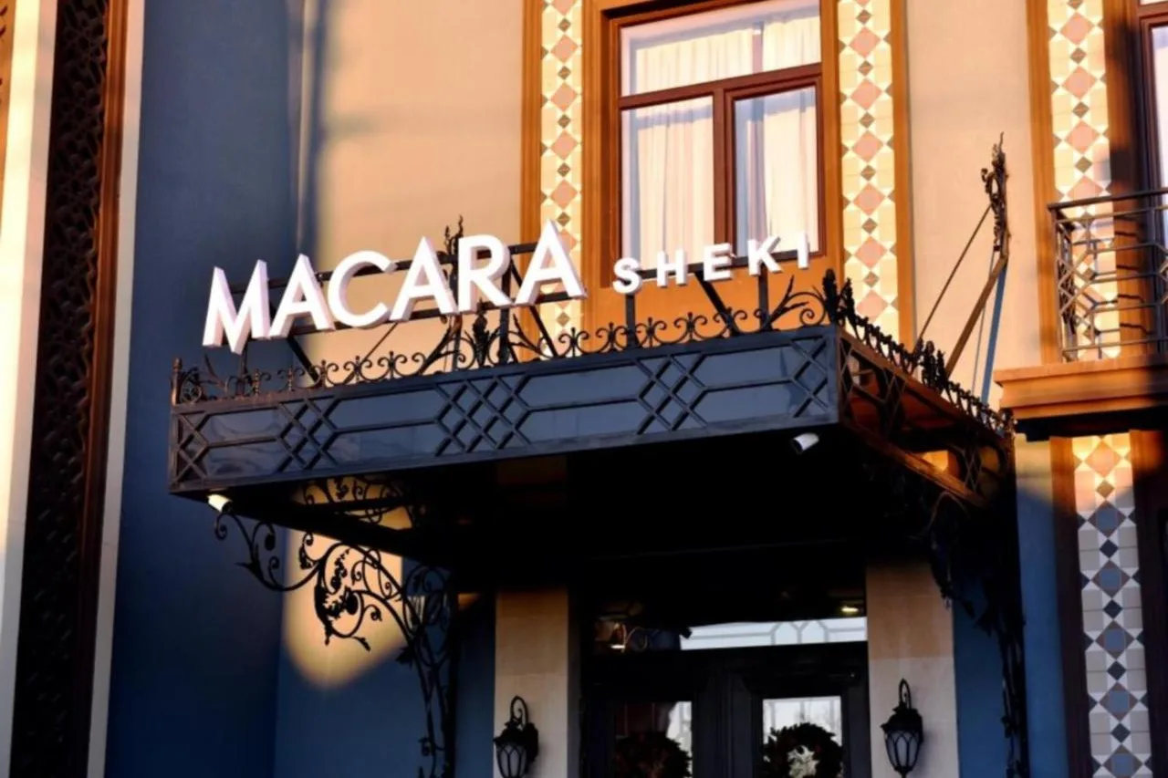 Macara Sheki City Hotel — ภาพห้องพักและบรรยากาศ