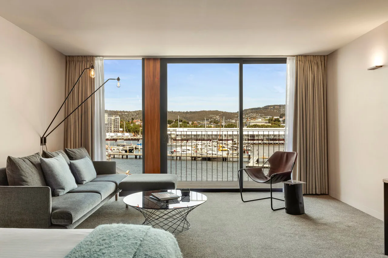 MACq 01 Hotel — rooms and atmosphere