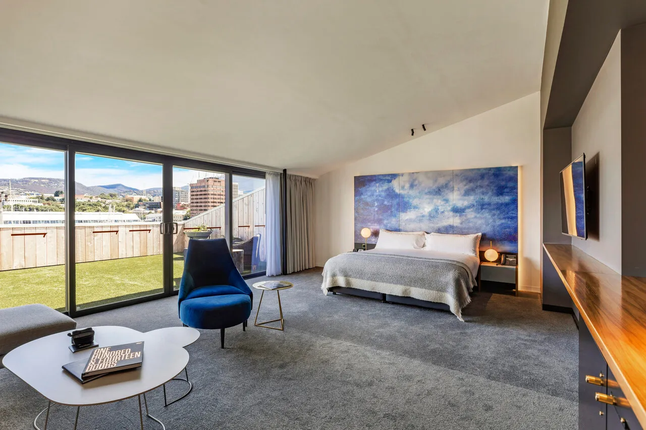 MACq 01 Hotel — rooms and atmosphere