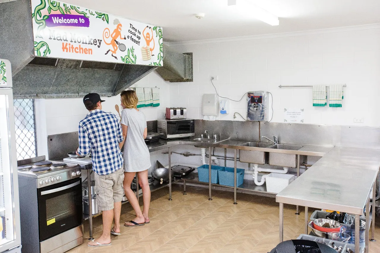 Mad Monkey Backpackers Waterfront — rooms and atmosphere