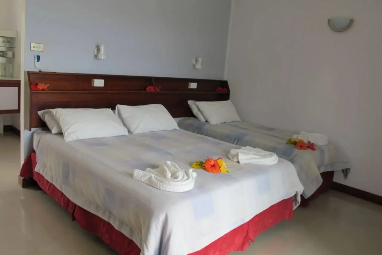 Madang Lodge Hotel — ภาพห้องพักและบรรยากาศ