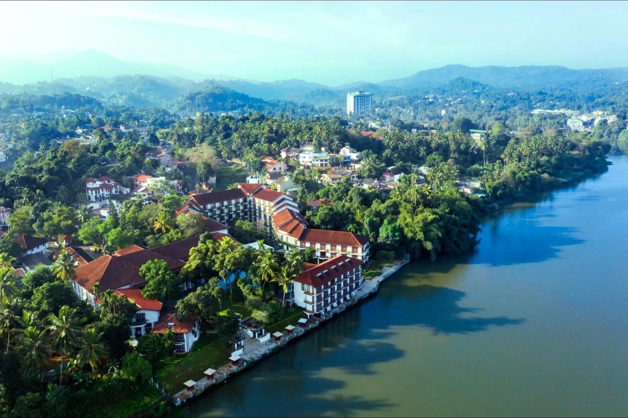 6 โรงแรมน่าพักใน Kandy ศรีลังกา — รีวิวจัดอันดับ ที่พักเมืองมรดกโลกกลางหุบเขา