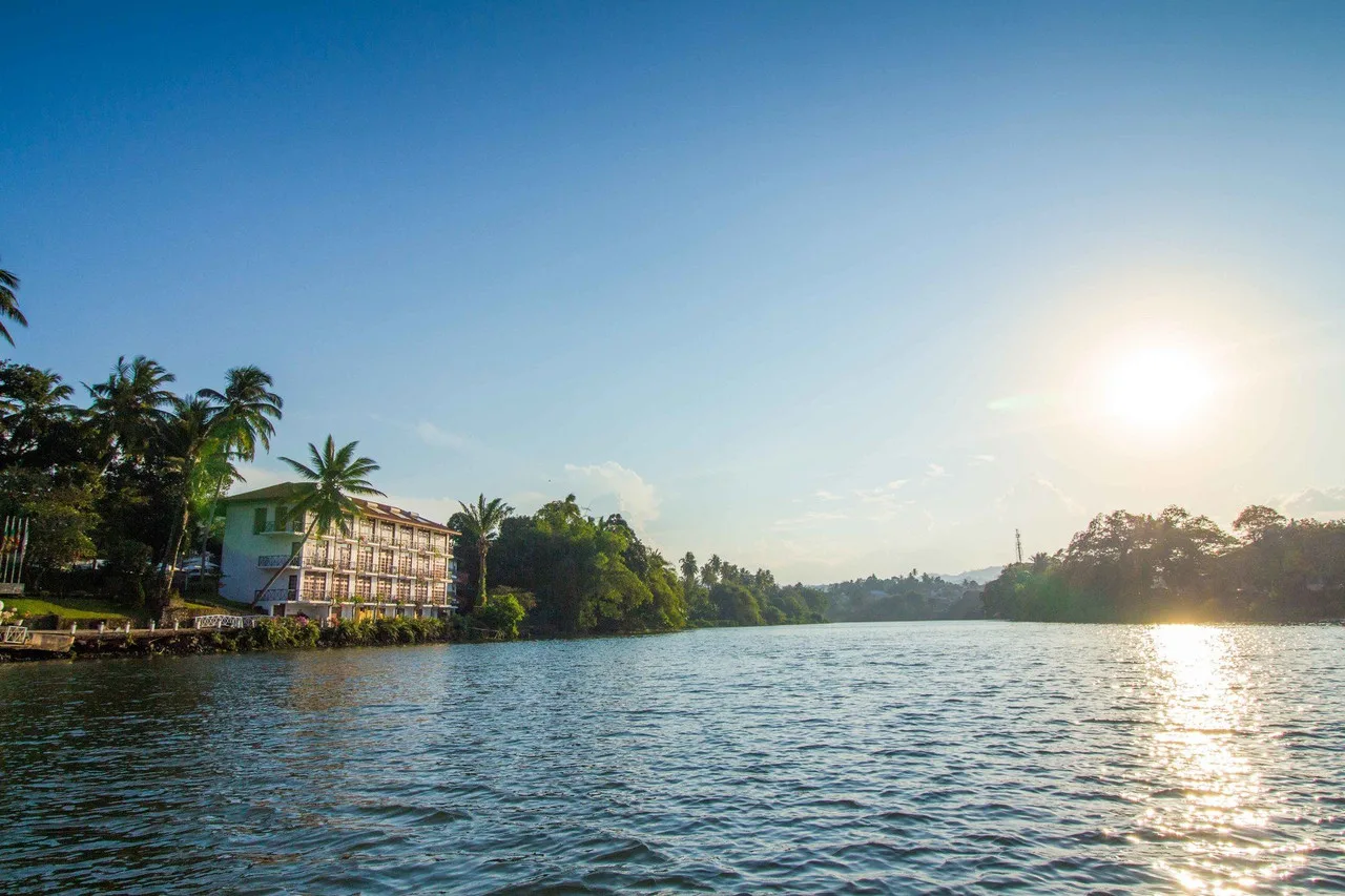 Mahaweli Reach Hotel — ภาพห้องพักและบรรยากาศ