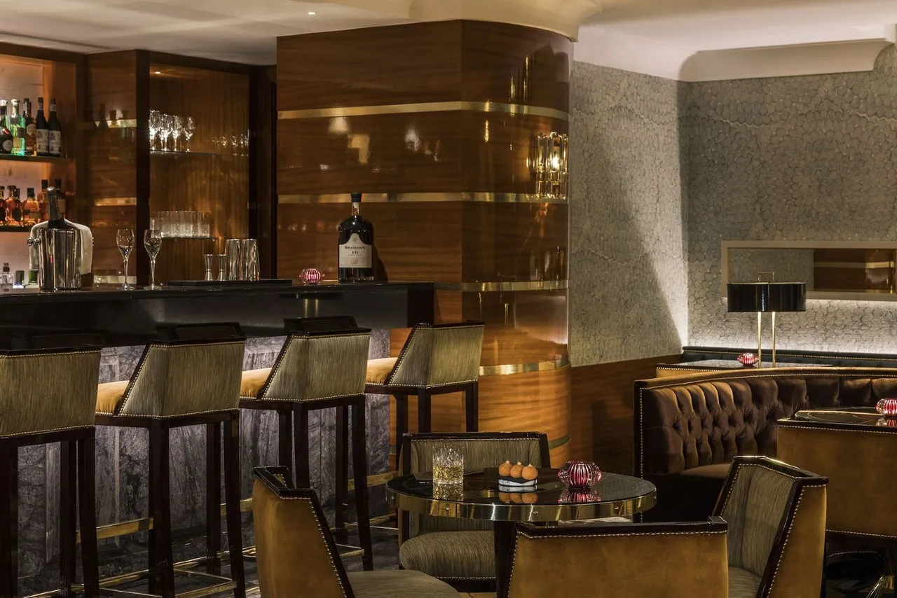 Maison Albar Hotels Le Monumental Palace — rooms and atmosphere