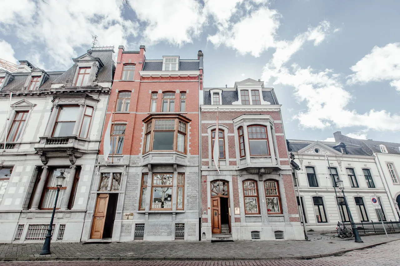 6 โรงแรมน่าพักใน Maastricht เนเธอร์แลนด์ — ที่พักเมืองเก่ารอบจัตุรัส Vrijthof