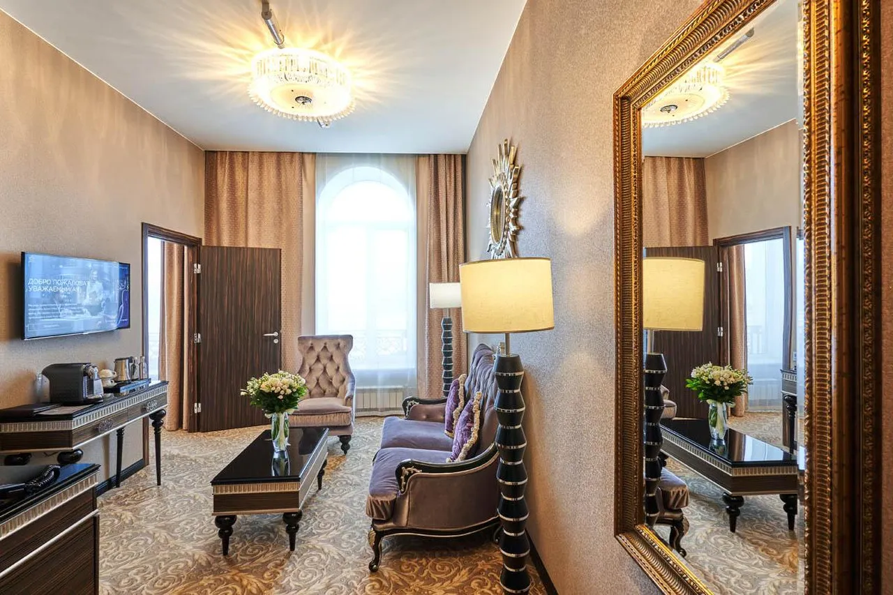 Majestic Boutique Hotel Deluxe — rooms and atmosphere