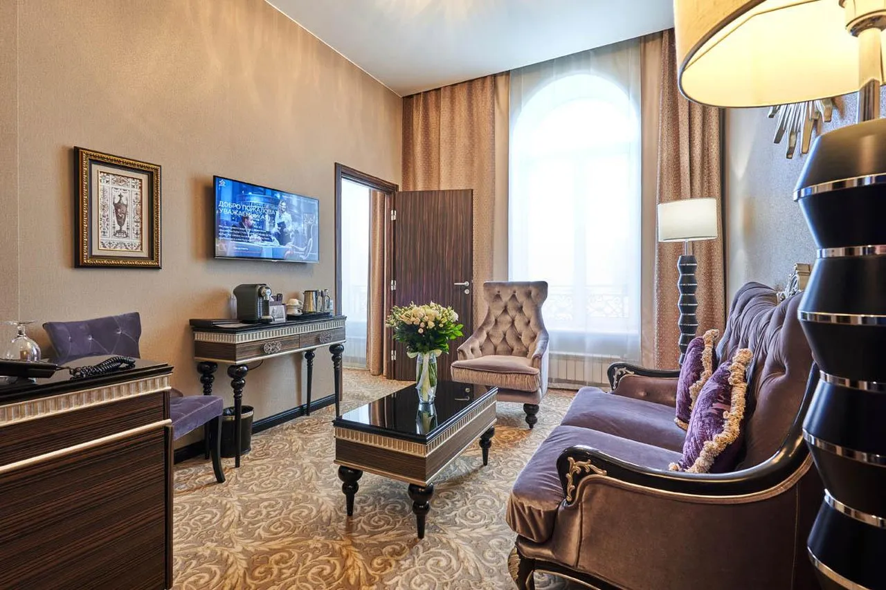 Majestic Boutique Hotel Deluxe — rooms and atmosphere