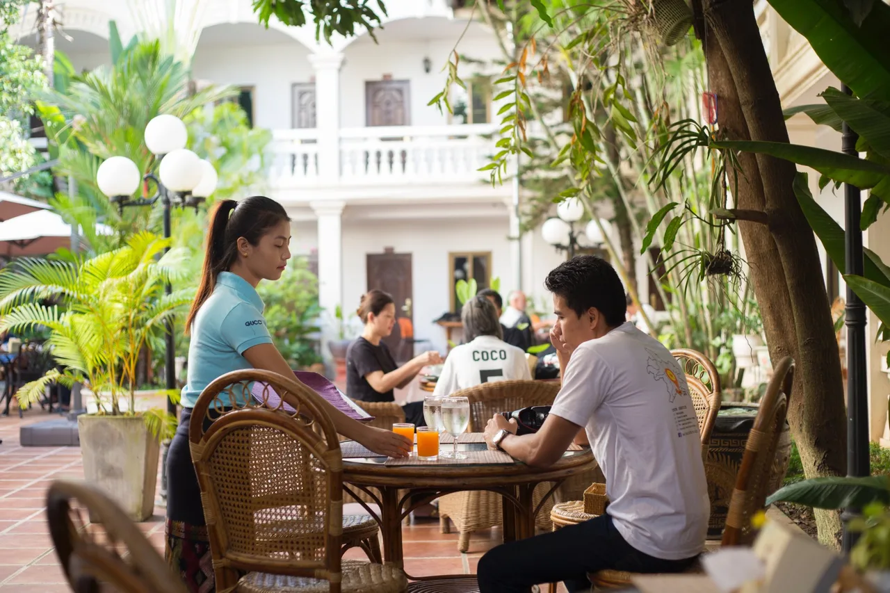 Mali Namphu Hotel — rooms and atmosphere