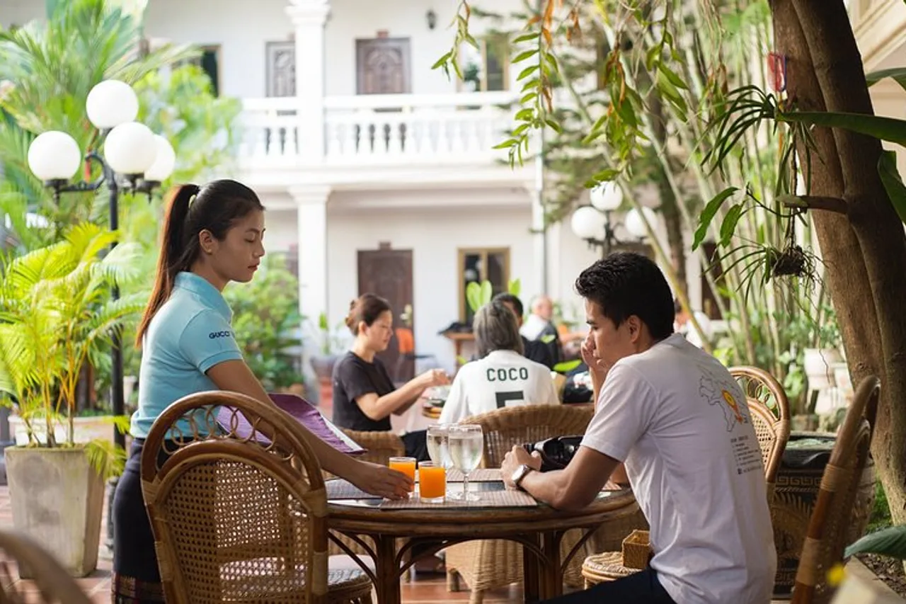 Mali Namphu Hotel — rooms and atmosphere