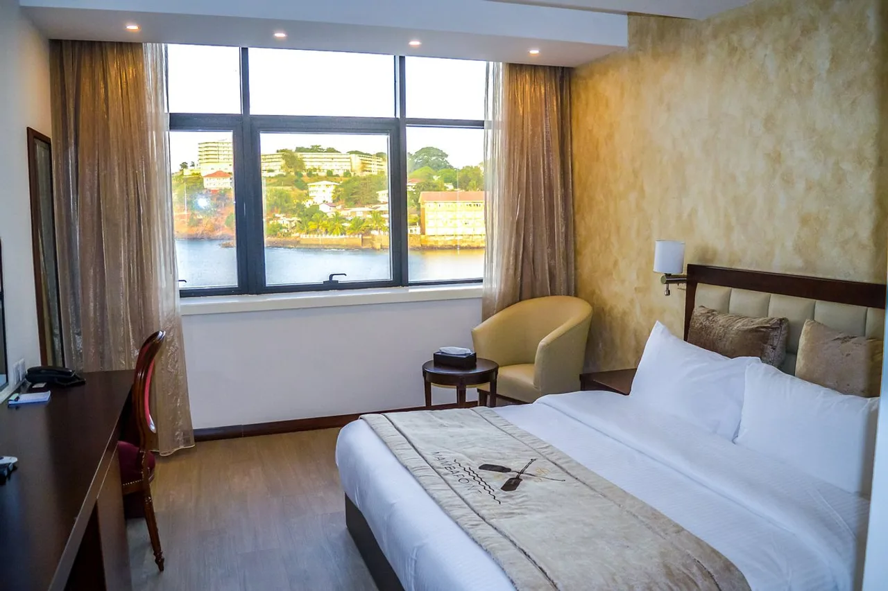 Mamba Point Hotel Freetown — ภาพห้องพักและบรรยากาศ