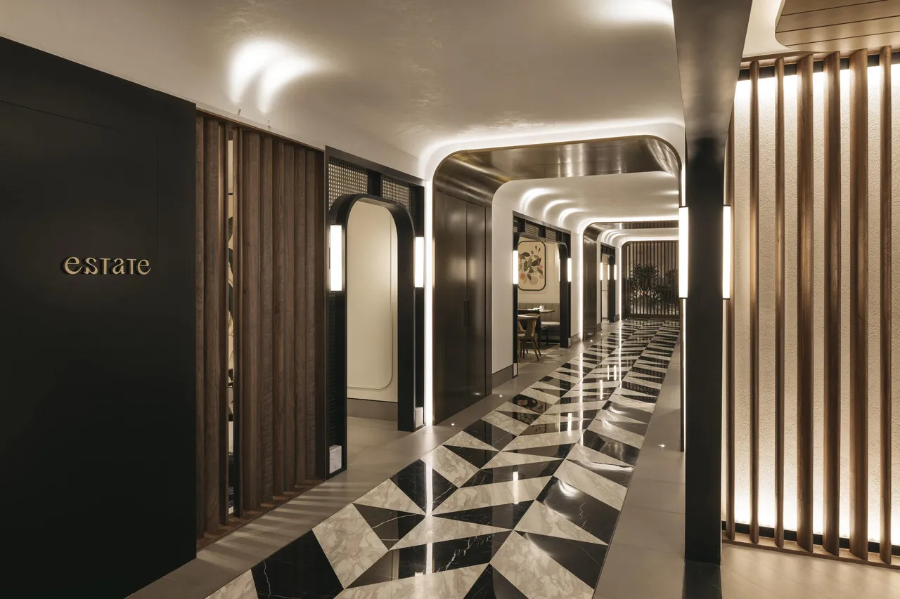 Hilton Singapore Orchard (อดีต Mandarin Orchard) — rooms and atmosphere