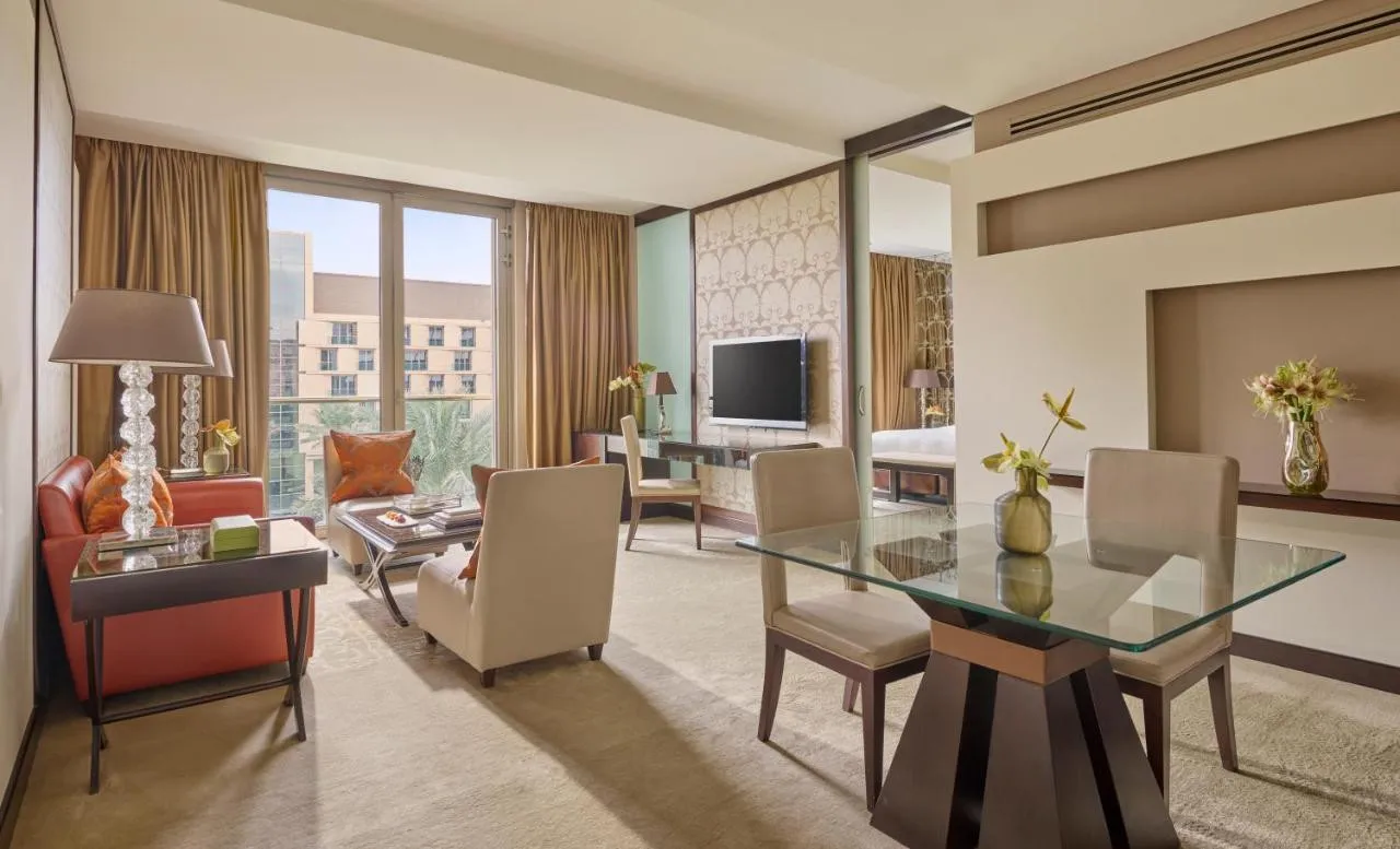 Mandarin Oriental Al Faisaliah, Riyadh — rooms and atmosphere