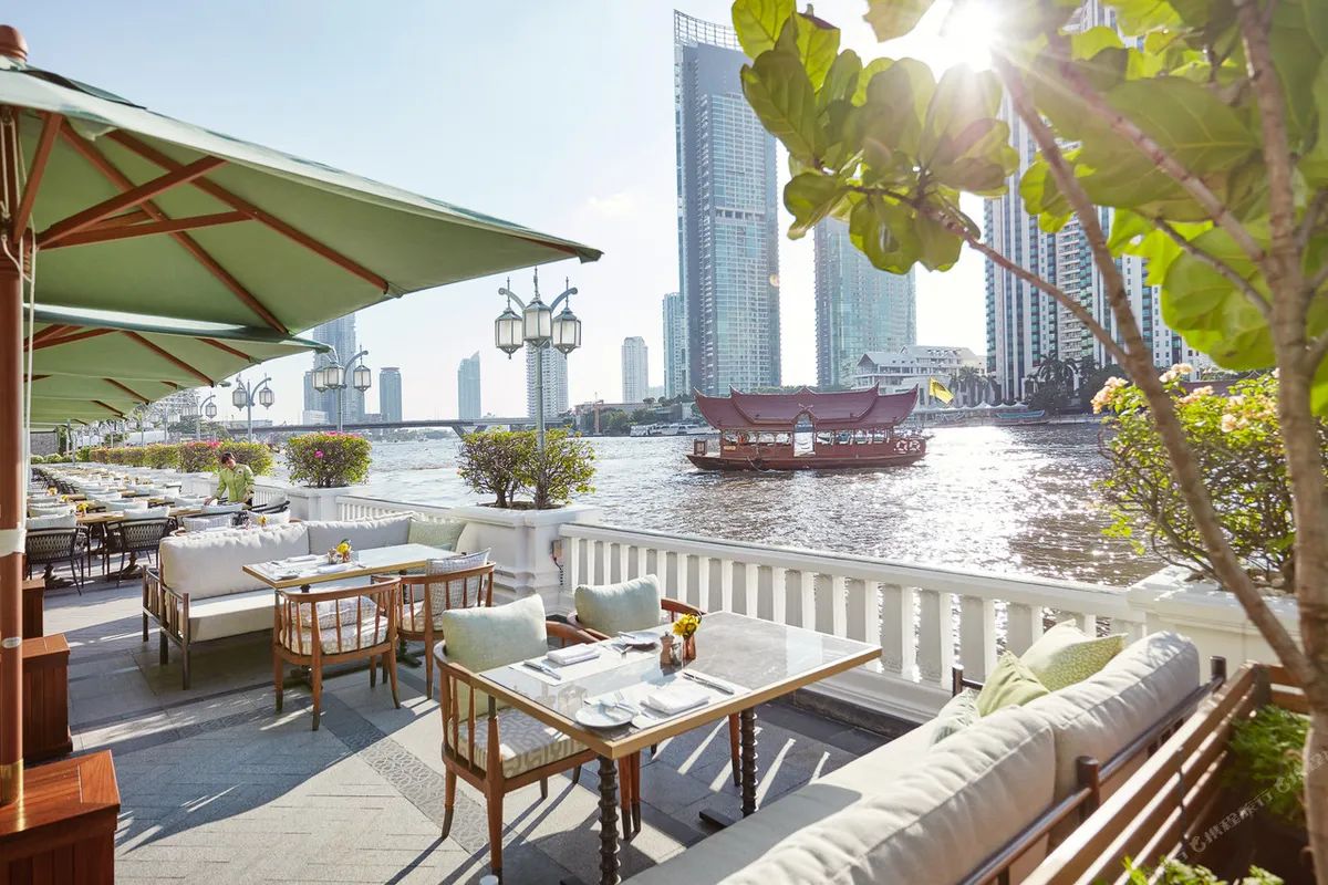 Mandarin Oriental Bangkok — rooms and atmosphere