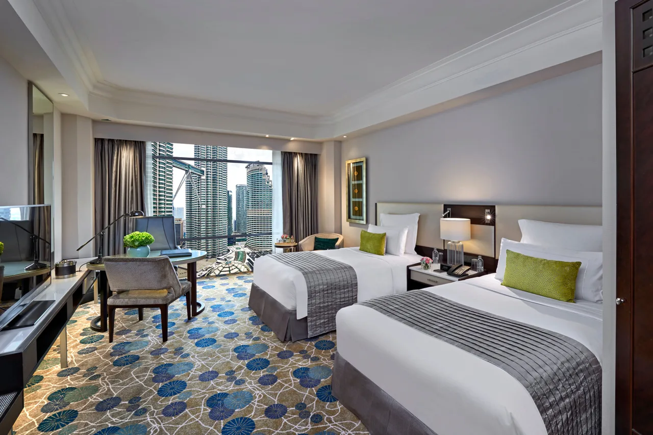 10 โรงแรมกัวลาลัมเปอร์น่าพักที่สุด — KLCC · Bukit Bintang (รีวิว 2026)