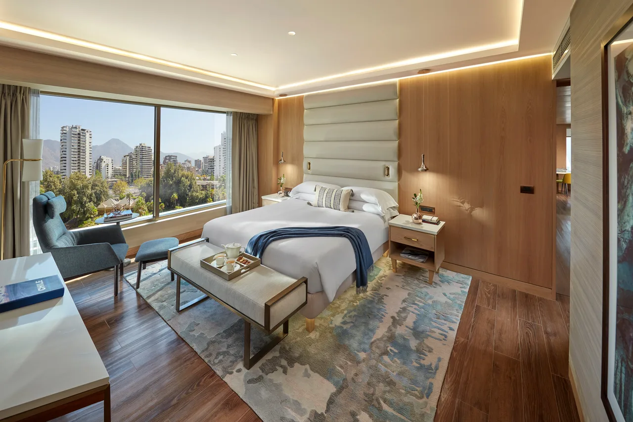 10 โรงแรมซานติอาโกน่าพักที่สุด — Las Condes · Providencia · Bellavista (รีวิวลึก 2026 + 🏔️ Cordillera Andes 6,000ม. + ⭐ Valparaíso UNESCO + ⛷️ Portillo ski + Maipo Valley wine)
