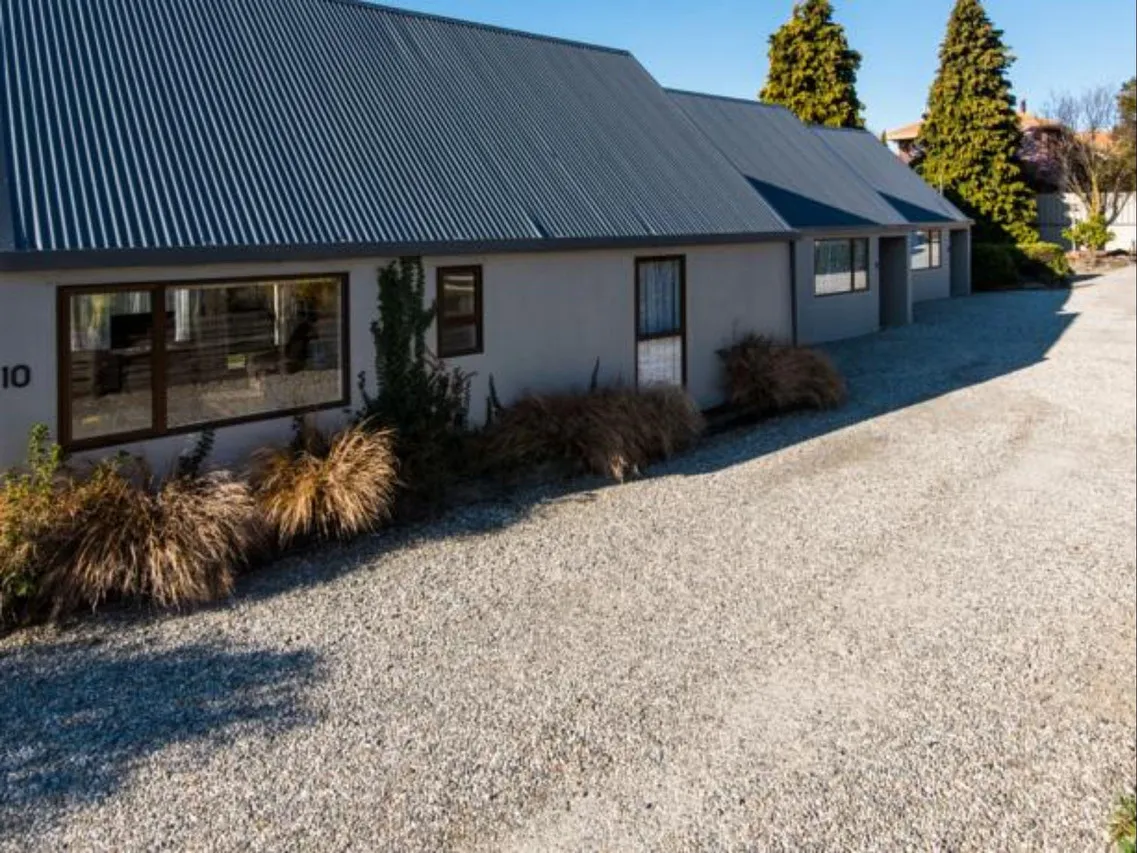 Manuka Crescent Motel Wanaka — rooms and atmosphere