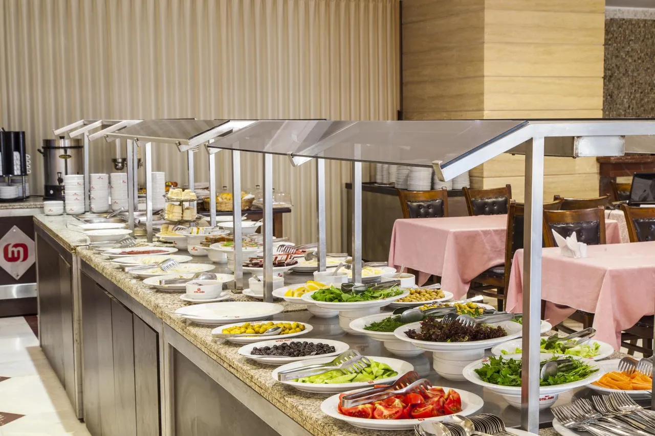 Mara Palace Hotel — rooms and atmosphere