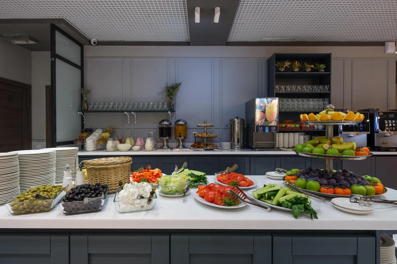 Marins Park Hotel Ekaterinburg — rooms and atmosphere
