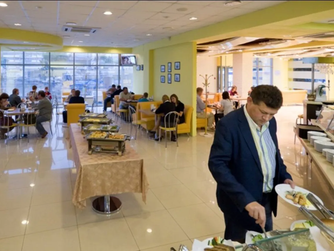 Marins Park Hotel Ekaterinburg — rooms and atmosphere