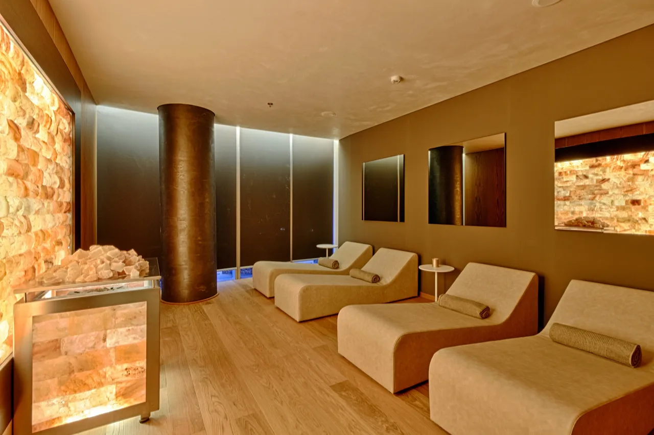 Maritim Hotel Plaza Tirana — rooms and atmosphere