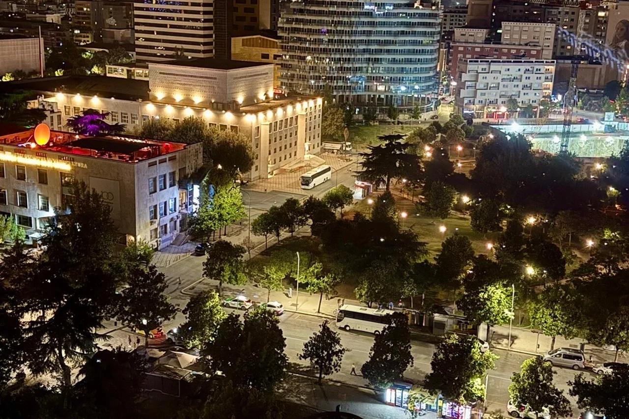 Maritim Hotel Plaza Tirana — rooms and atmosphere