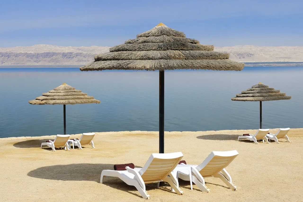Marriott Dead Sea Resort & Spa — rooms and atmosphere