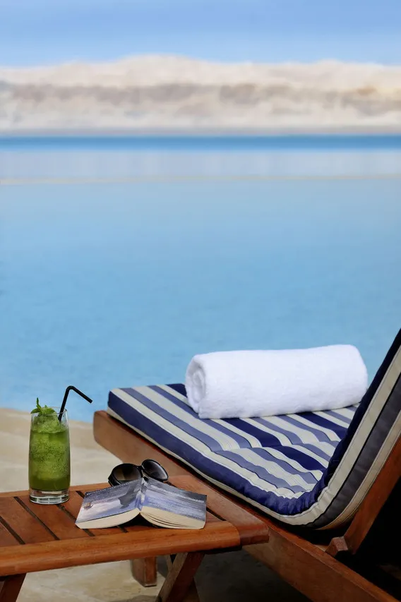 Marriott Dead Sea Resort & Spa — rooms and atmosphere
