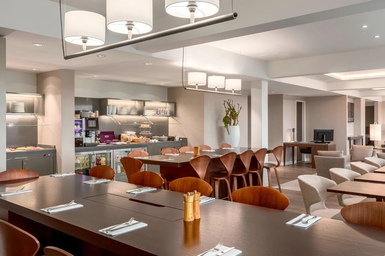 Marriott Hotel The Hague — rooms and atmosphere