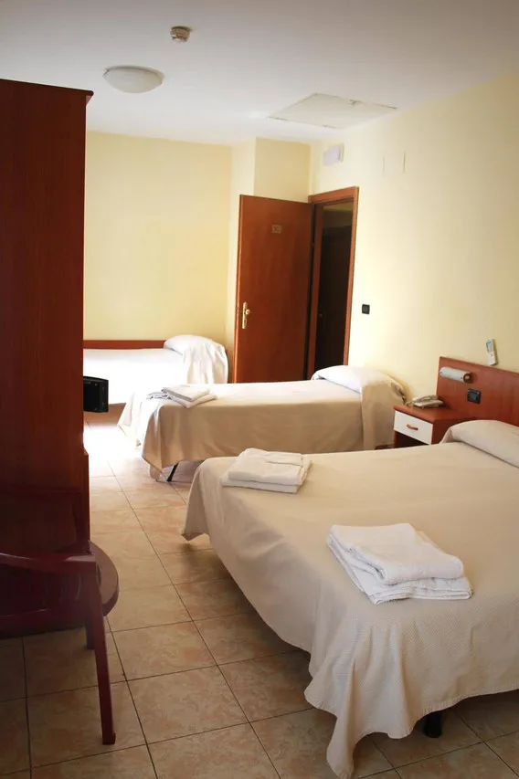 Mary Hotel La Spezia — rooms and atmosphere