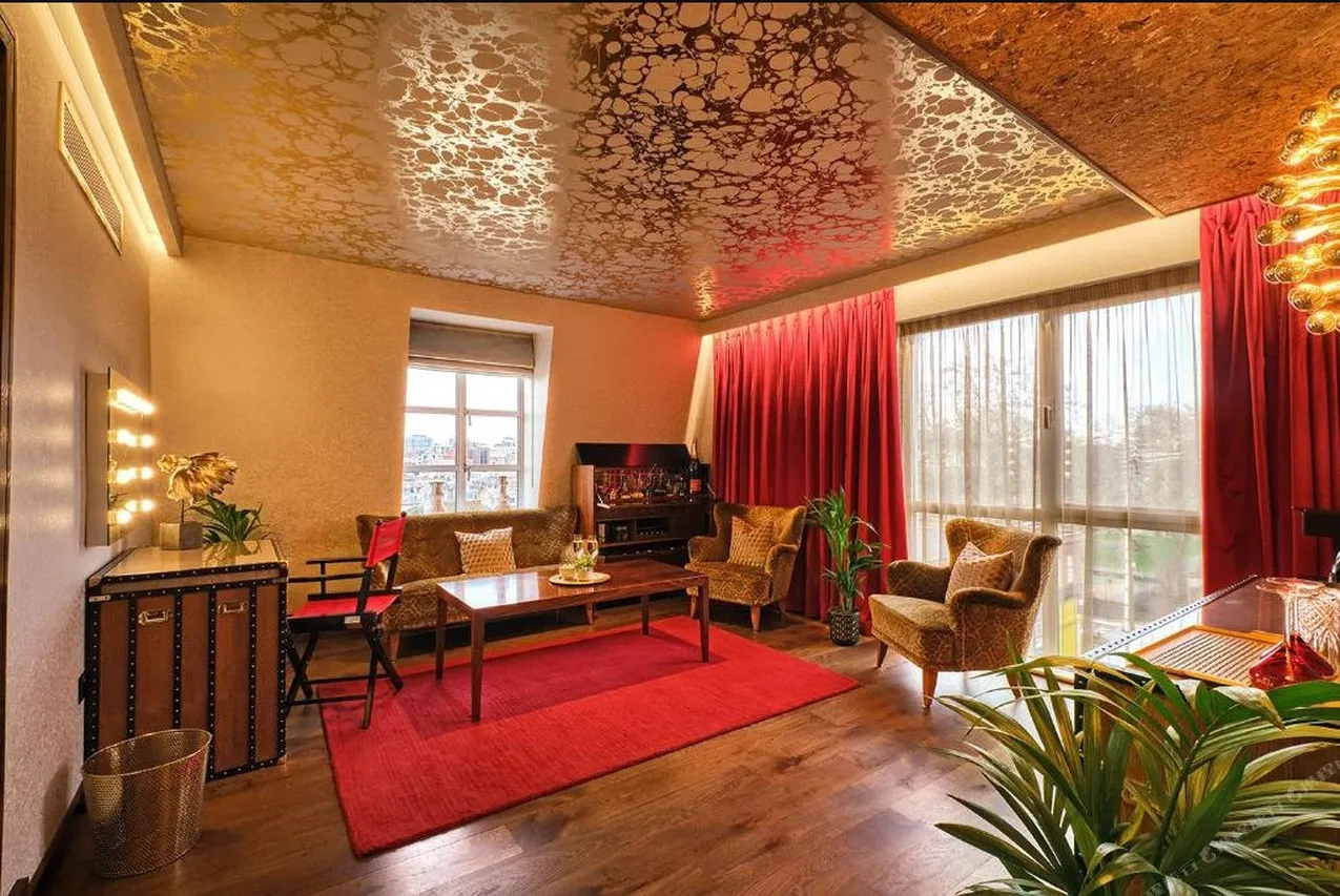 Megaro Hotel — rooms and atmosphere
