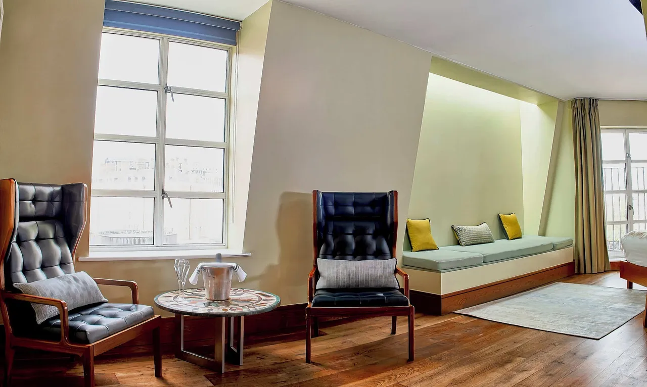Megaro Hotel — rooms and atmosphere