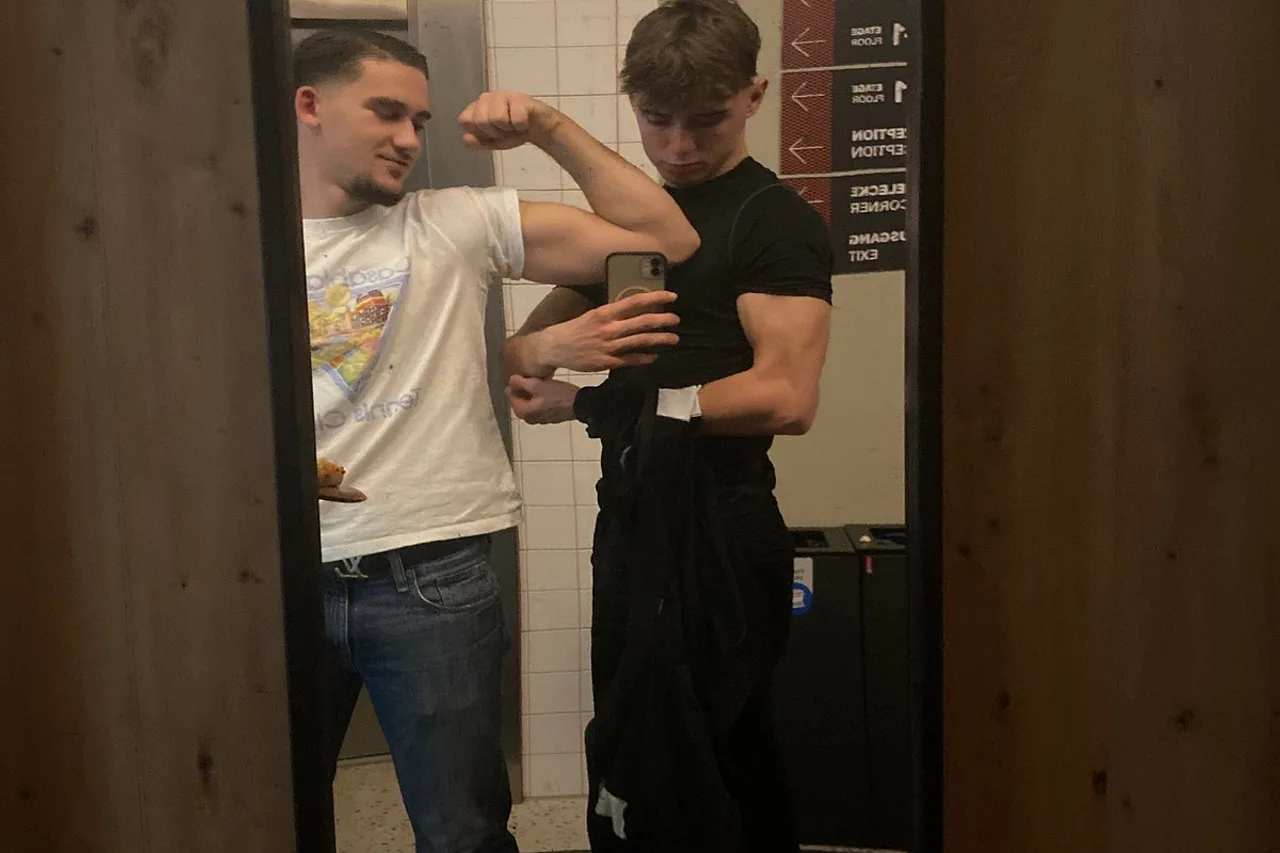 MEININGER Hotel Köln West — ภาพห้องพักและบรรยากาศ