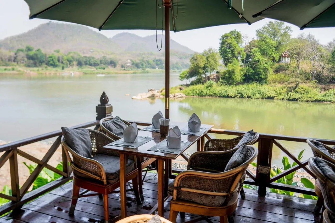 Mekong Riverview Hotel — rooms and atmosphere