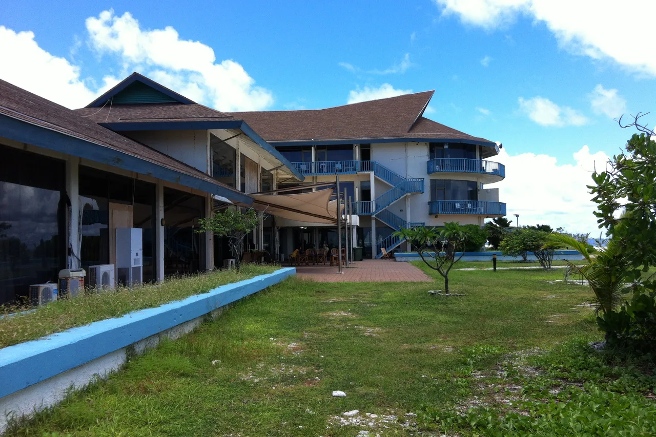 Menen Hotel — ที่พักในนาอูรู