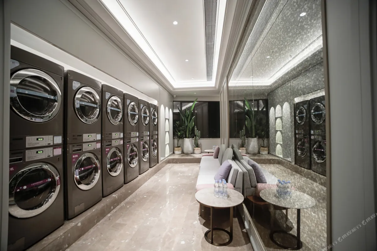 Mercure Guangzhou Beijing Road Pedestrian Street — rooms and atmosphere