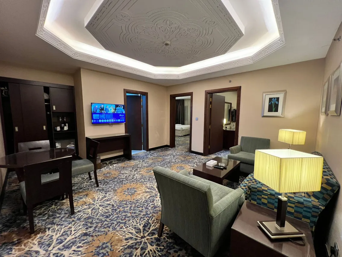 Mercure Jeddah Al Hamra — rooms and atmosphere