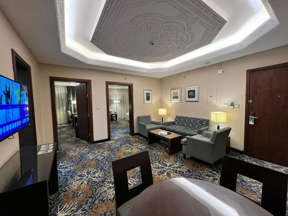 Mercure Jeddah Al Hamra — rooms and atmosphere