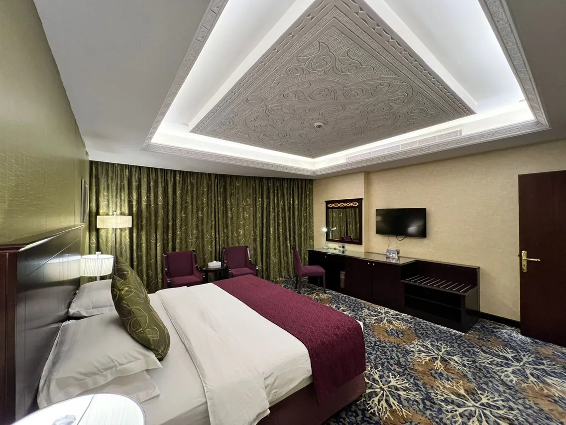 Mercure Jeddah Al Hamra — rooms and atmosphere